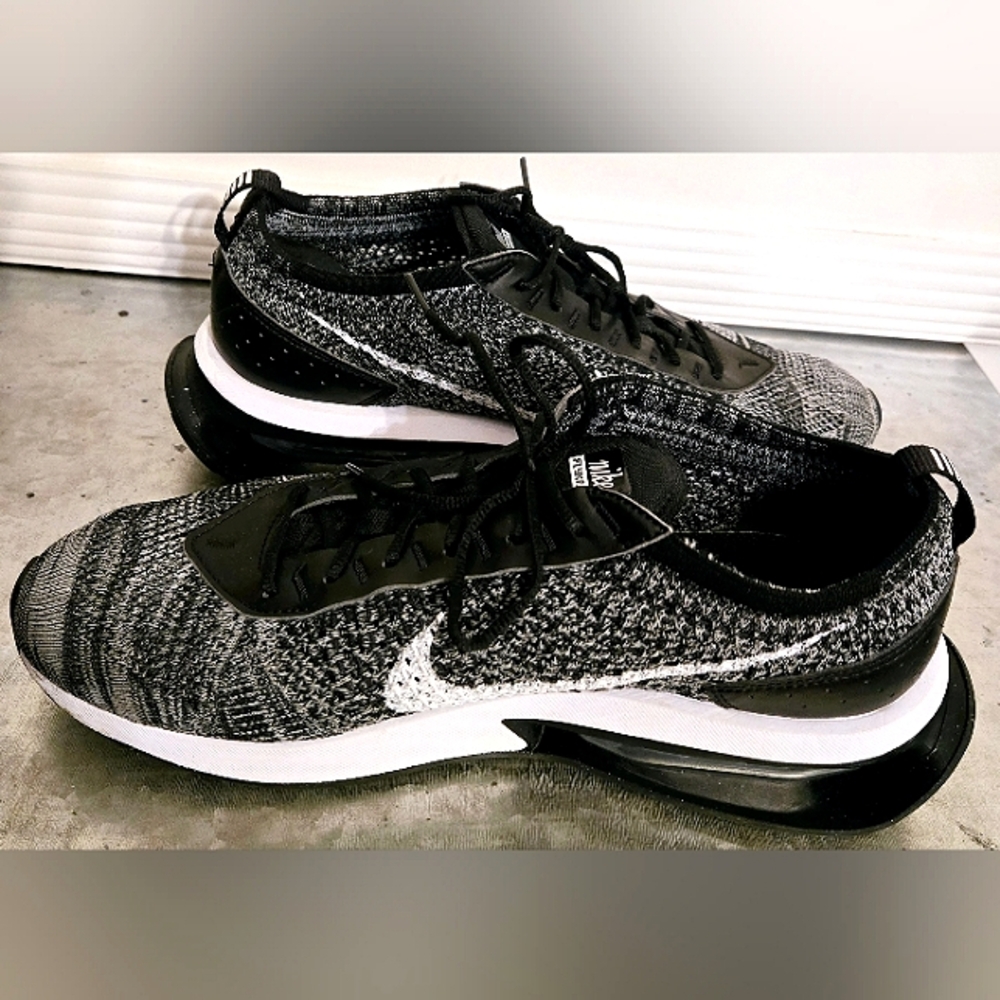 Nike Air Max Flyknit Black White Racer. Women's Size 11.5/Men's Size 10